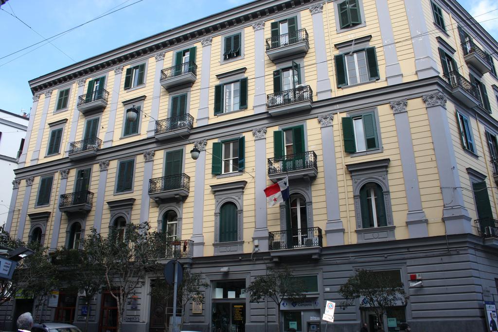 ナポリ Be Italian Flat Duomo 319 Bed & Breakfast エクステリア 写真