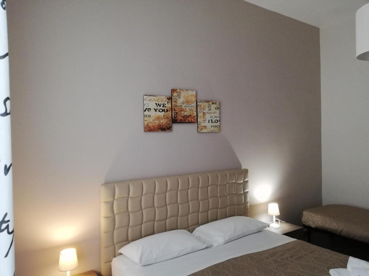 ナポリ Be Italian Flat Duomo 319 Bed & Breakfast エクステリア 写真